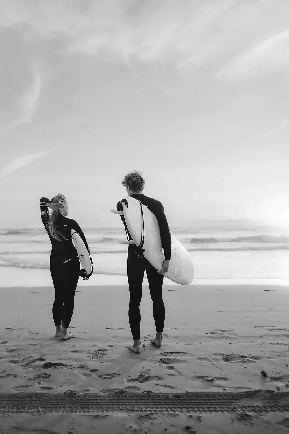 3PILLARS OF WELL-BEING PICTURE - SURFE COUPLE